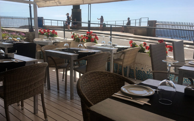 restaurante-terraza-tapas-del-mar-tossa-4